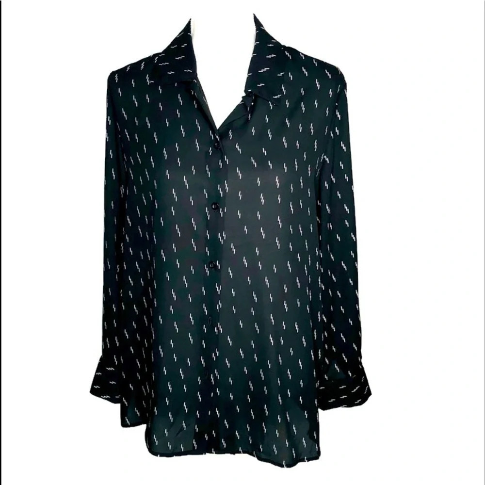Chelsea & Theodore blouse top size med. NWT. Black